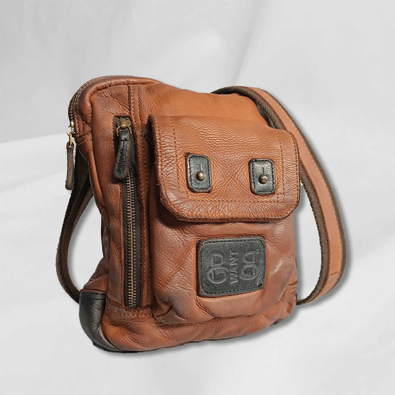 Tracolla in Pelle "Leather Flat Tablet CrossBody" con dettagli di telone camion riciclato