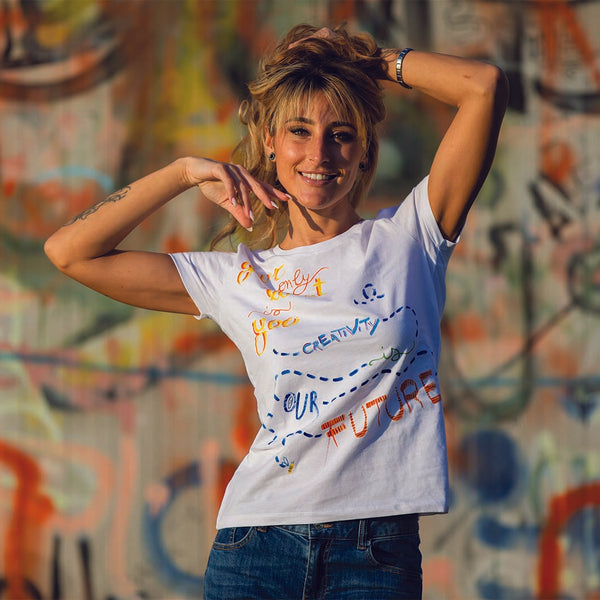 B.WANT.B Black Label T-shirt "Creative Future" Bianca Dipinta a mano Woman